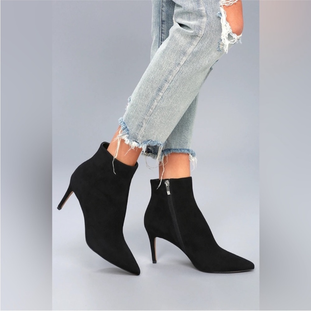 Chic Steve Madden Black Suede Heeled Boots